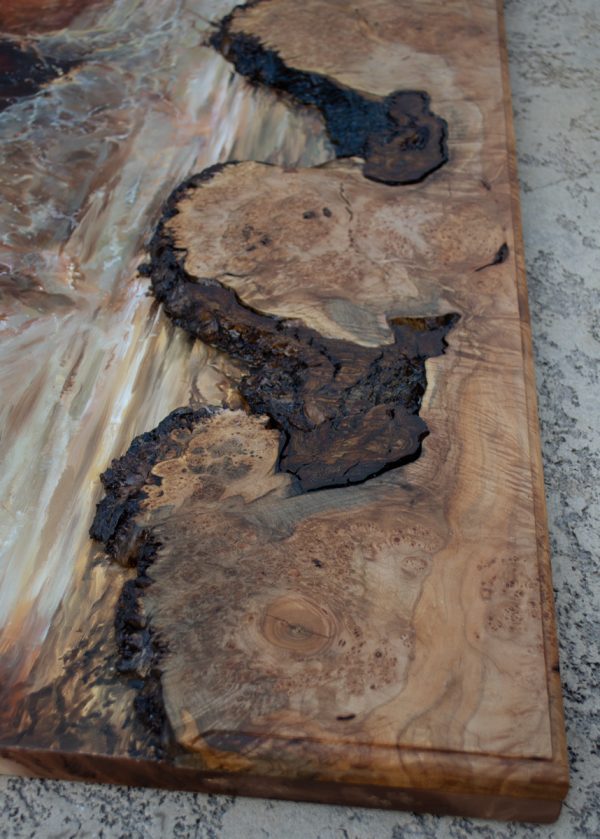 Cox Shelly On The  Run  wood accent detail